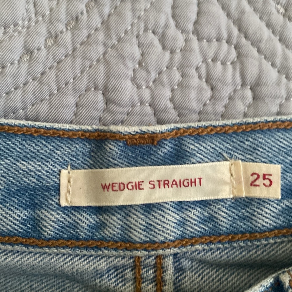Levi’s destressed jeans - Picture 16 of 16